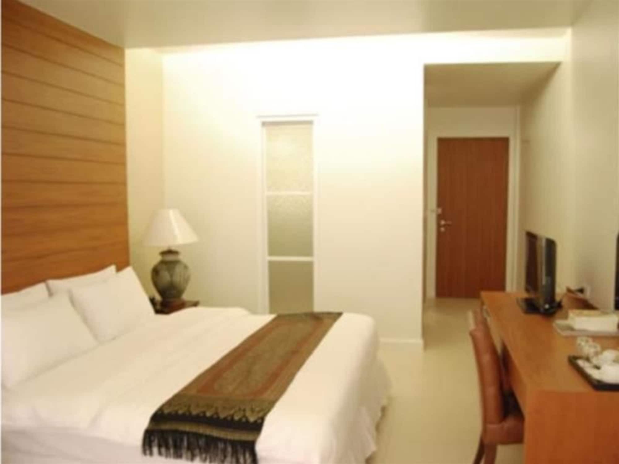 Oyo 307 Baan Udom Hotel Banguecoque Exterior foto